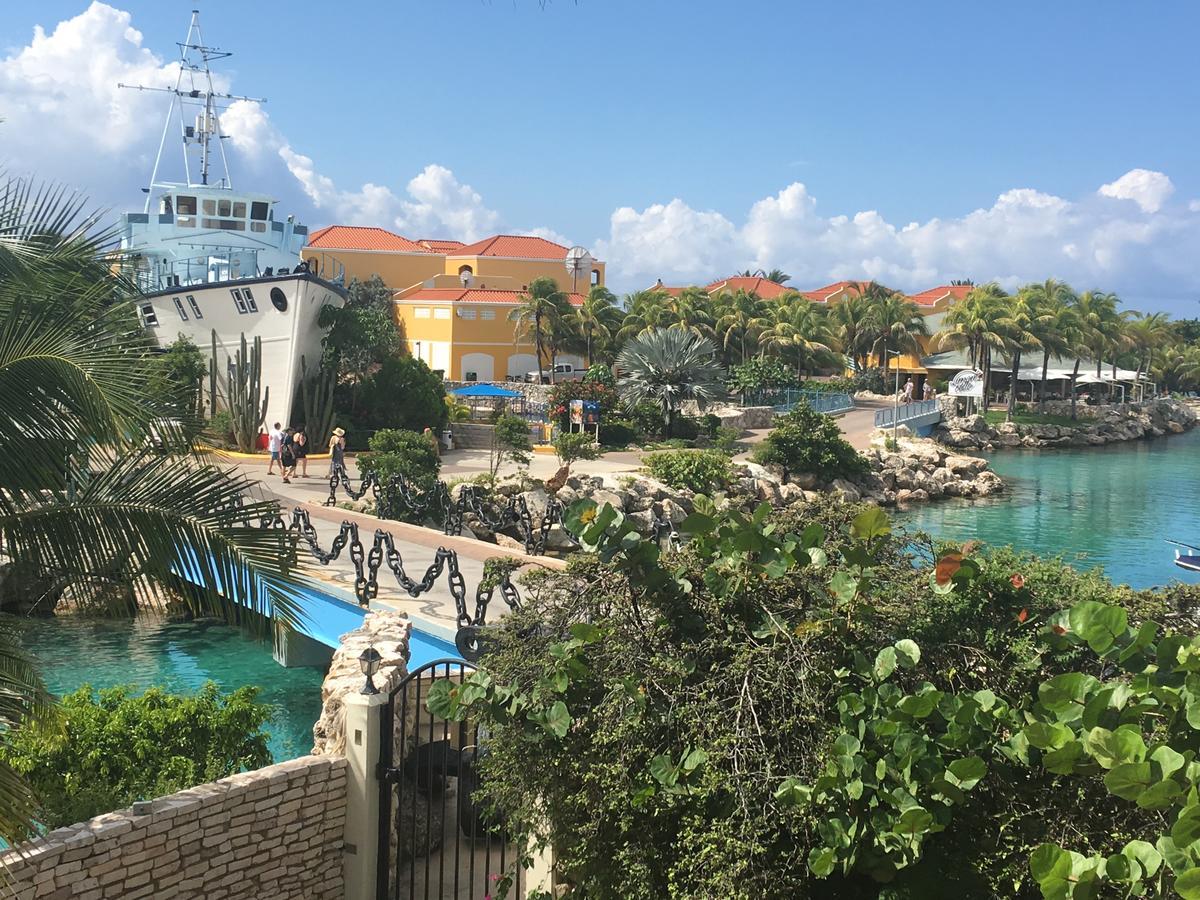 Ocean Sky Apartments Willemstad Esterno foto